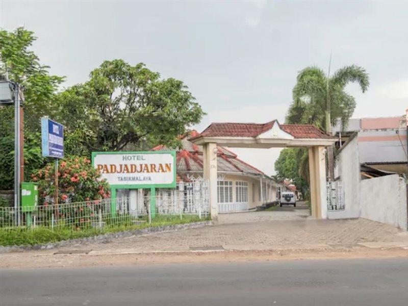 Super Oyo 2346 Hotel Padjadjaran 1 Tasikmalaya Exterior photo